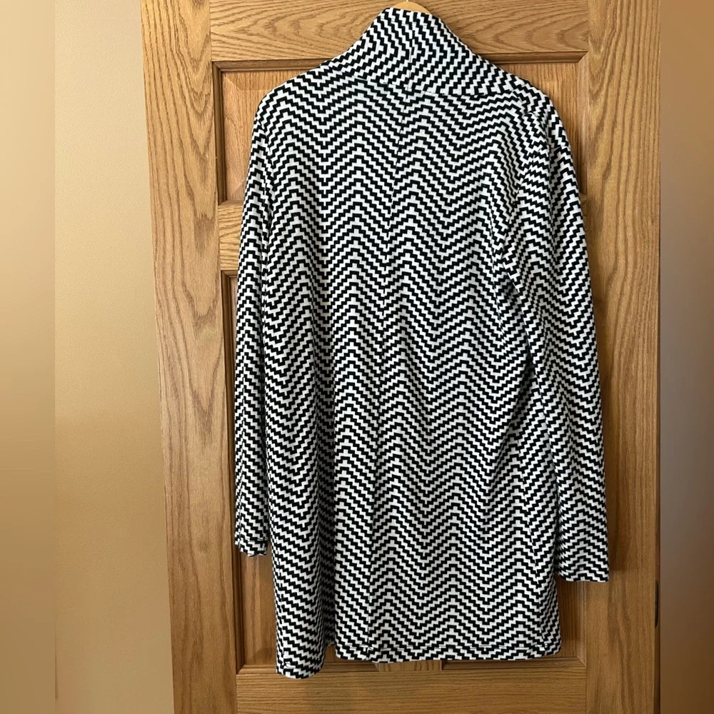 The Limited - Black and White One Button Wrap (Bobeau) Cardigan - Large - Picture 9 of 12